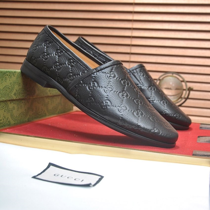 G*u*i leather shoes